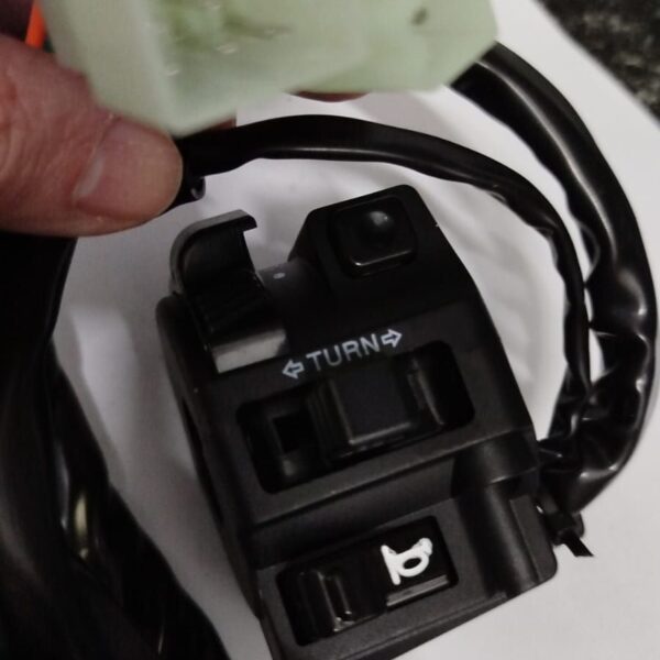 CHAVE  RT PUNHO LUZ  HONDA TIT125 ES/KSE 00/04 ESQ (IP002)