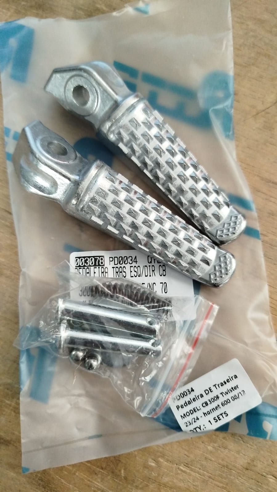 PEDALEIRA TZ COMP CB300F TWISTER23/25/NC 700/CB600HORNET 08(PAR) (PD034)