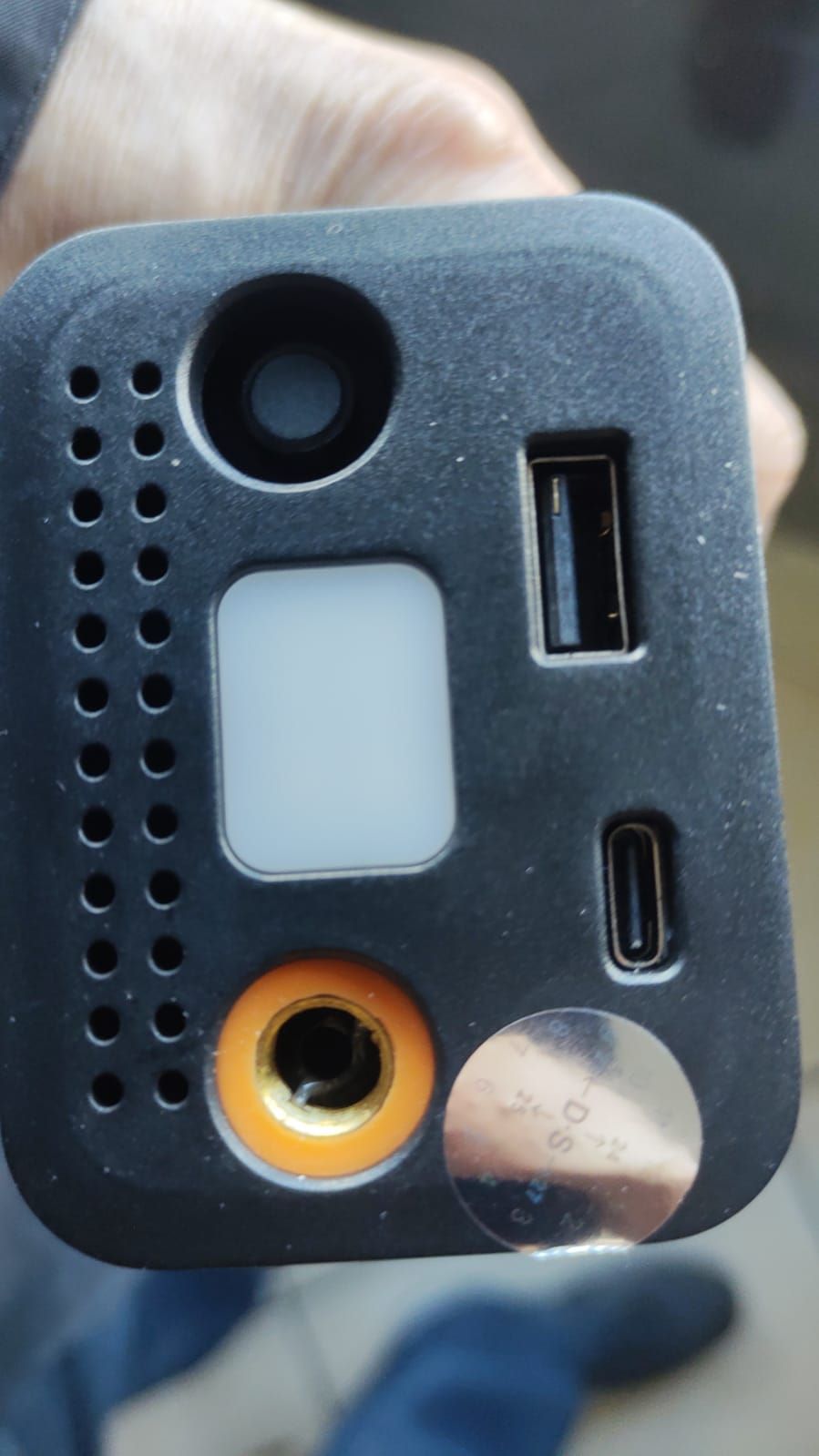 COMPRESSOR ELETRONICO DE PNEUS PORTATIL COM USB - Imagem 3
